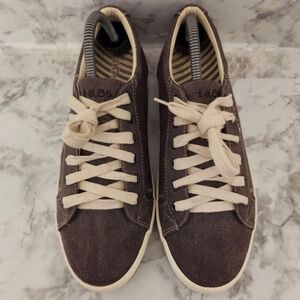 Pre-owned Taos footwear star lows